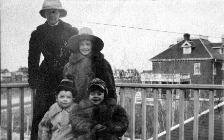 1910 photograph from 829 Grosvenor showing Peanut Park in its early stage