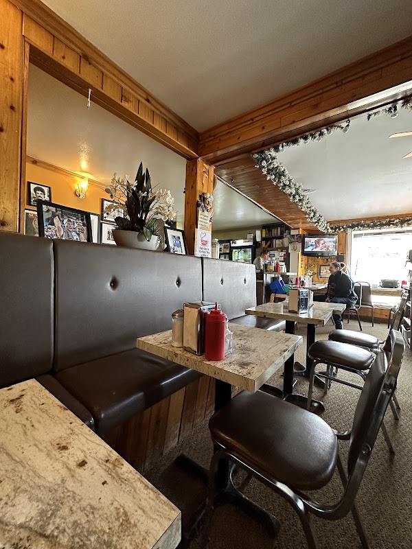 Luda's Deli, Winnipeg