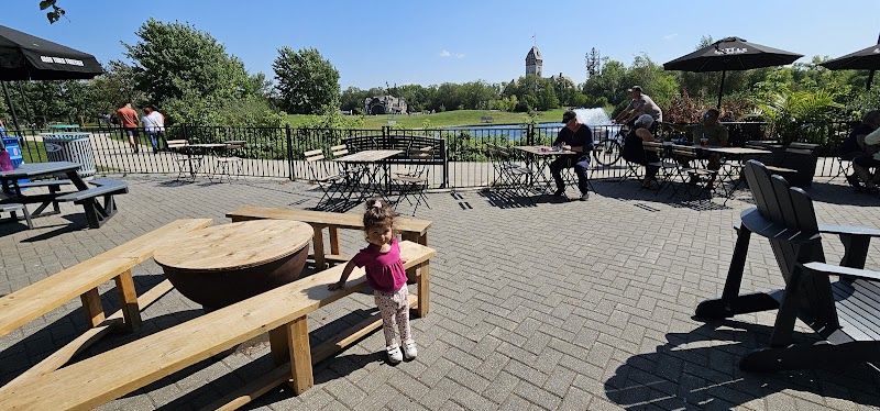 Cargo Bar shipping-container patio, Winnipeg